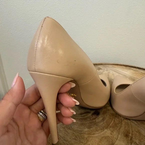 Prada Capretto Basic Leather Pumps 37 - Picture 8 of 9